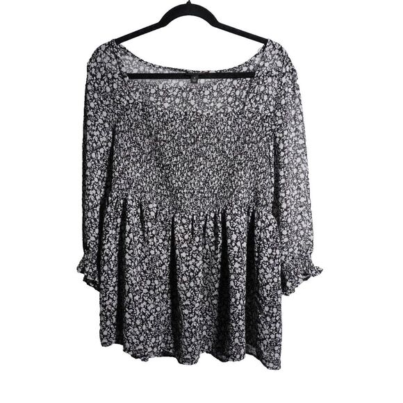Torrid Floral Smocked Blouse‎ Black White Flirty Chiffon Square Neck Babydoll 1X - Picture 1 of 7